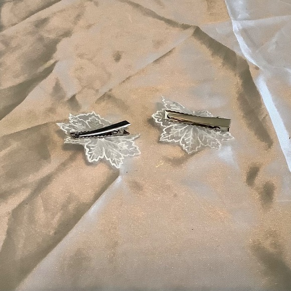 Set of 2 lace flower alligator clips - Picture 2 of 5